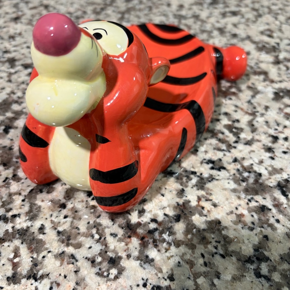 VINTAGE DISNEY TIGGER CERAMIC SOAP DISH - Picture 4 of 14